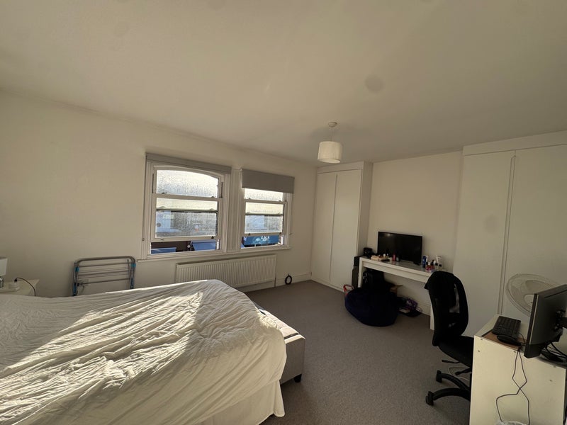 Room Northcote Road in Greater London