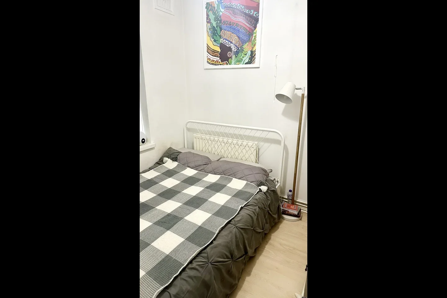 Flat Prince Henry Road in Greater London