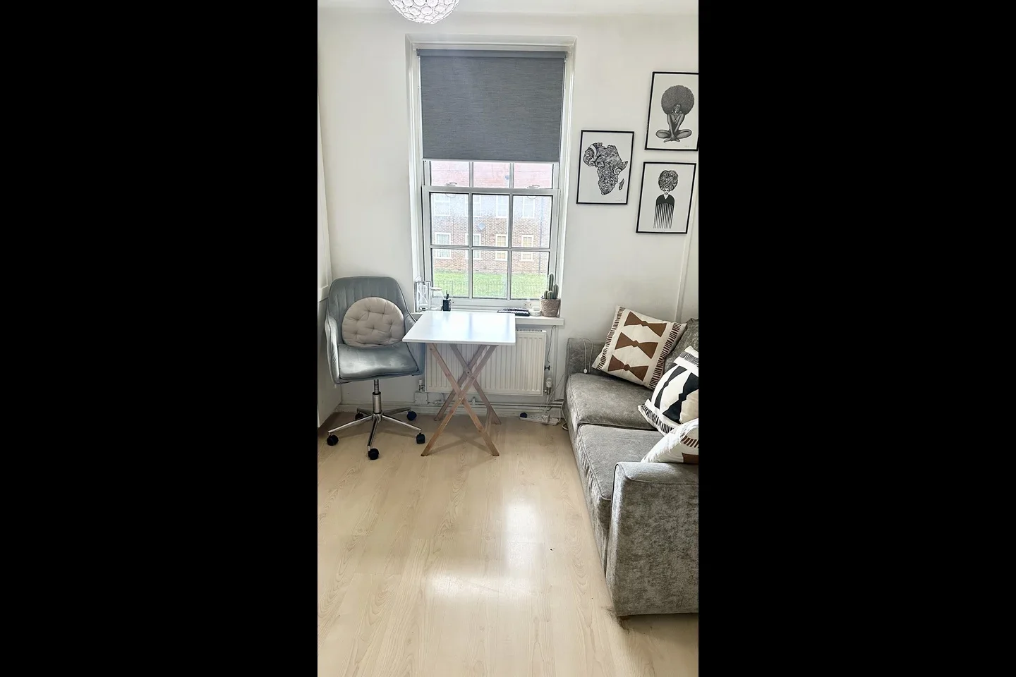 Flat Prince Henry Road in Greater London