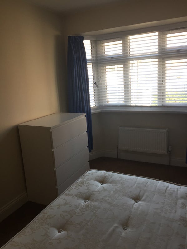 Room Braid Avenue in Greater London