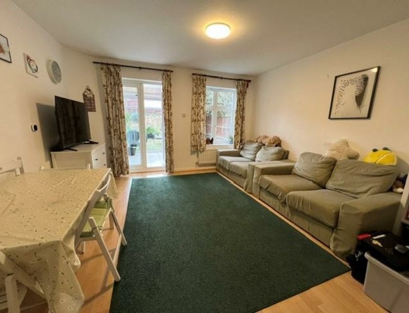 House Ruffle Close in Greater London