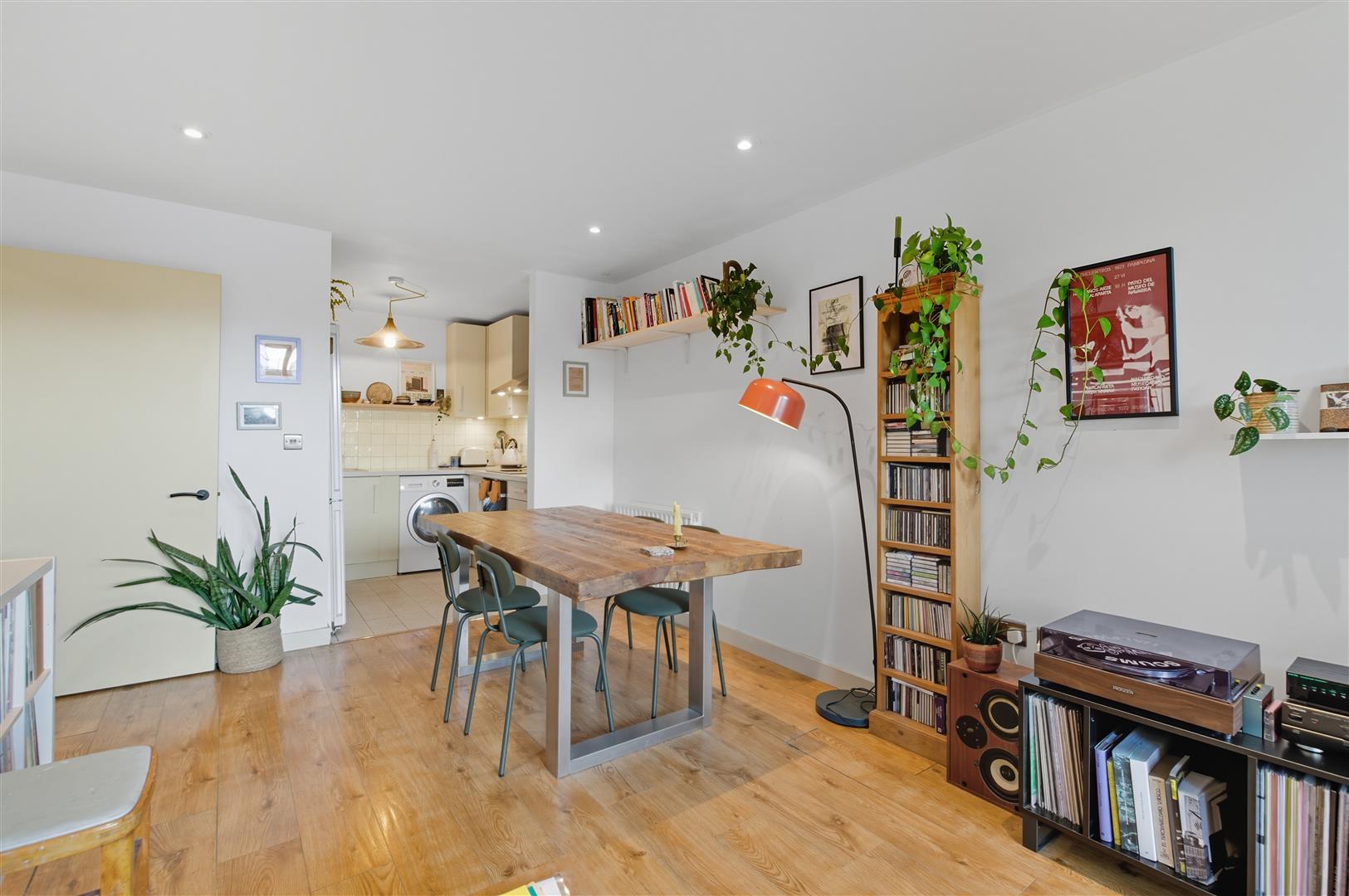 Flat Mare Street in Greater London