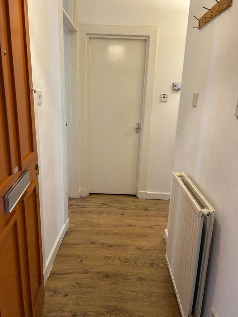 Flat Dumbarton Road in Glasgow