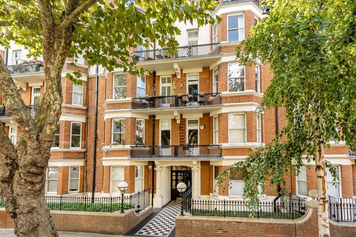 Flat Wymering Road in City of Westminster