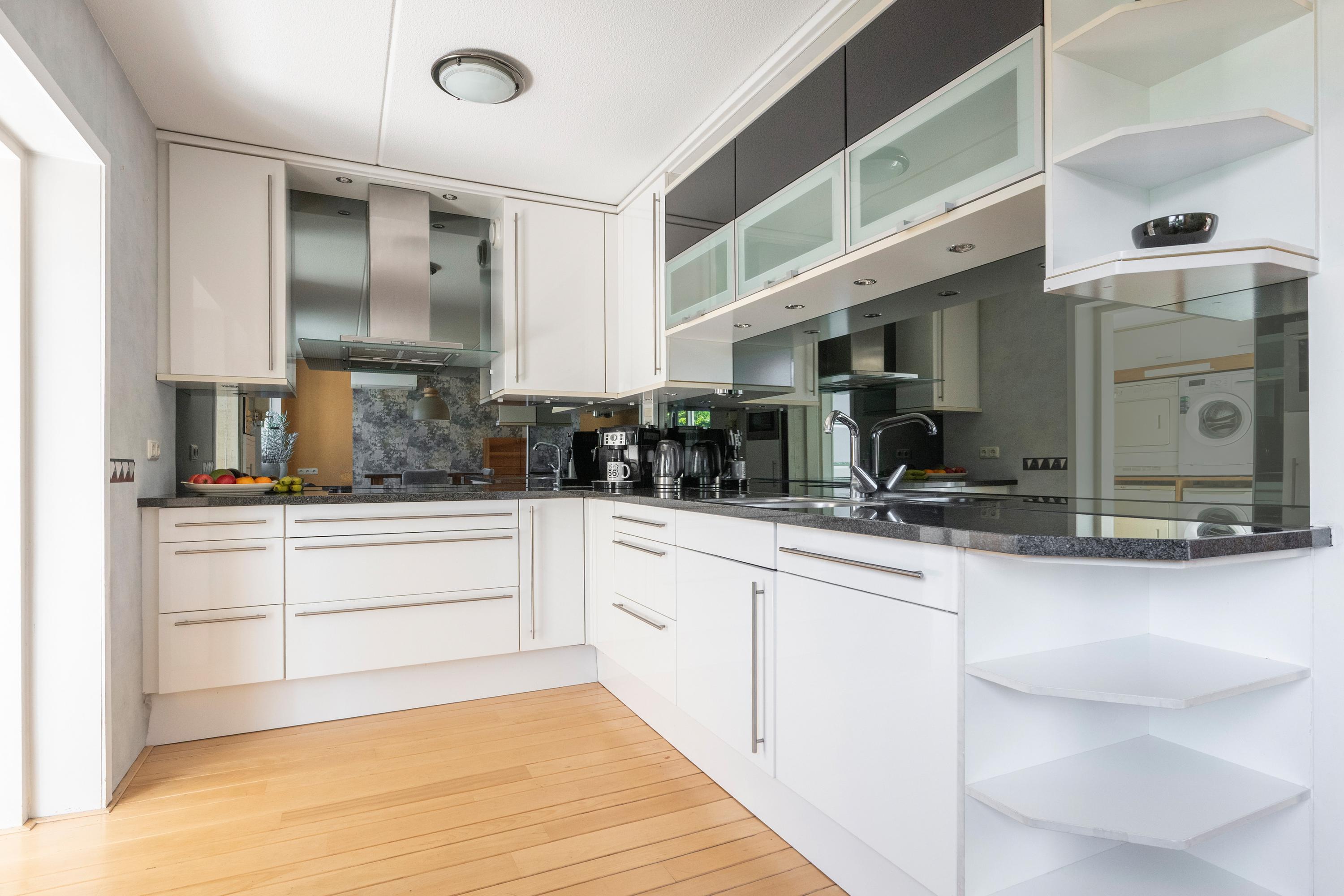 Vrijstaande woning te koop: Rietgans 1, Emmen