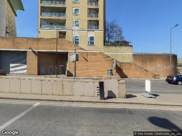 Flat Westferry Circus in Greater London