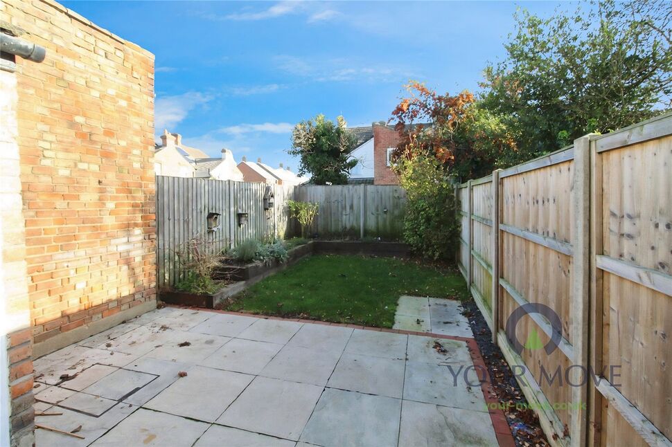 House Sandhurst Place in Bedford