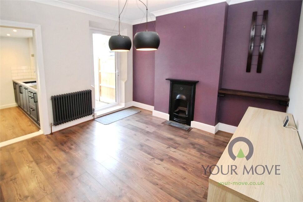 House Sandhurst Place in Bedford
