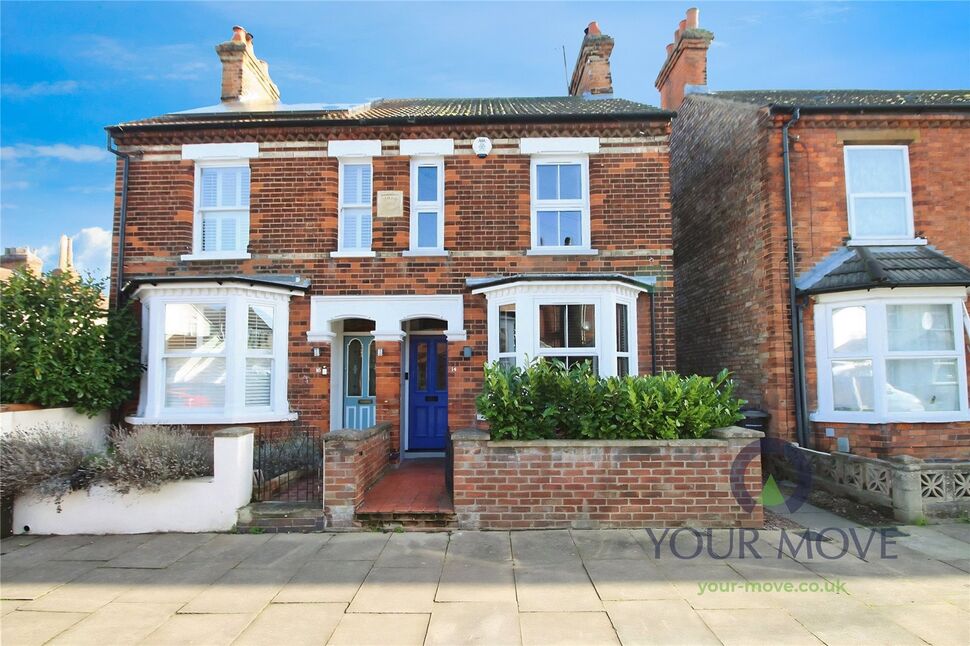 House Sandhurst Place in Bedford