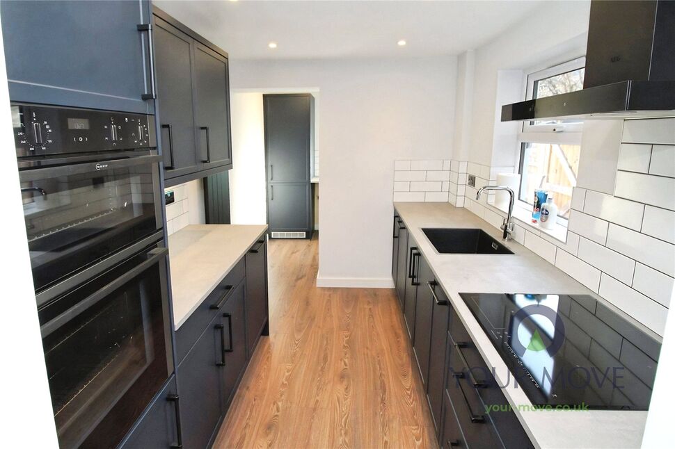 House Sandhurst Place in Bedford