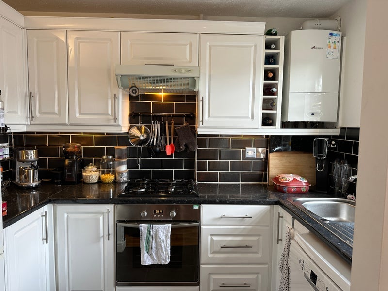 Room Acorn Way in Greater London