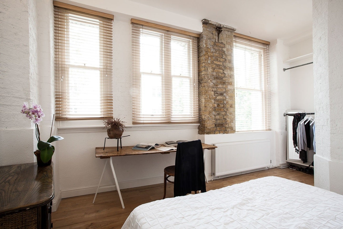 Flat Wilton Way in Greater London
