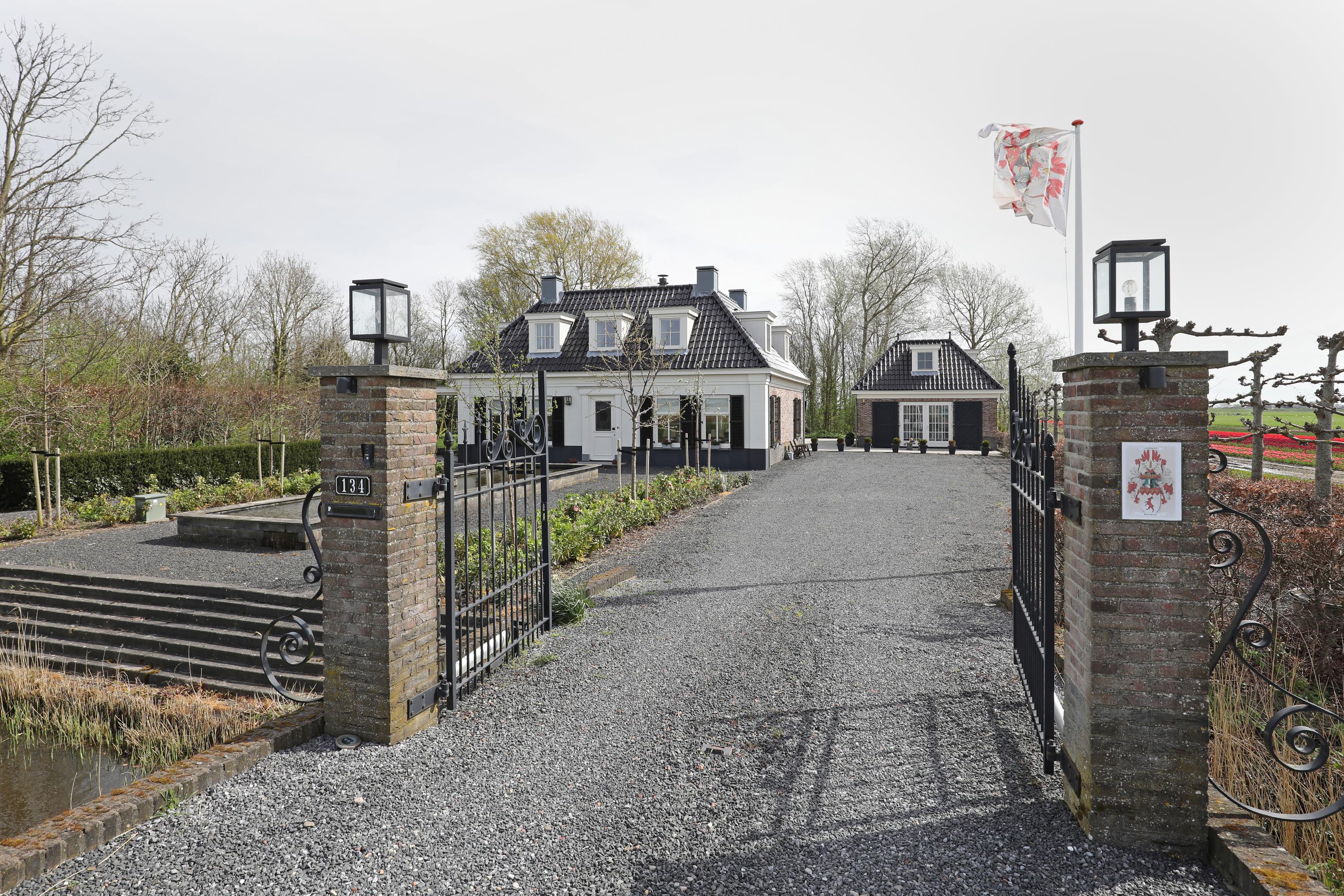 Grote Sloot 134 in Burgerbrug