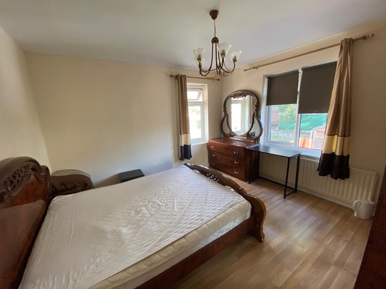 Room Roseveare Road in Greater London
