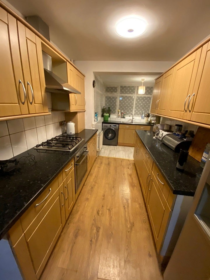 Room Roseveare Road in Greater London