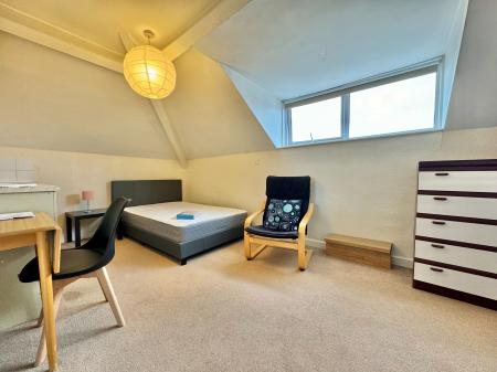 Room Adelaide Road in Royal Leamington Spa