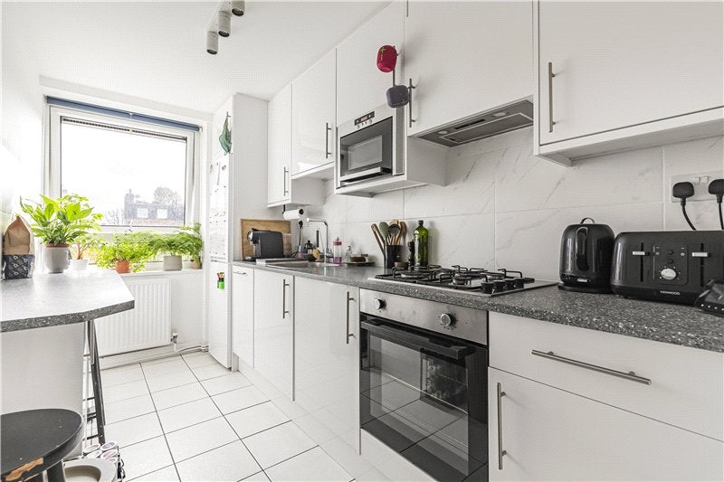Flat Boileau Road in Greater London