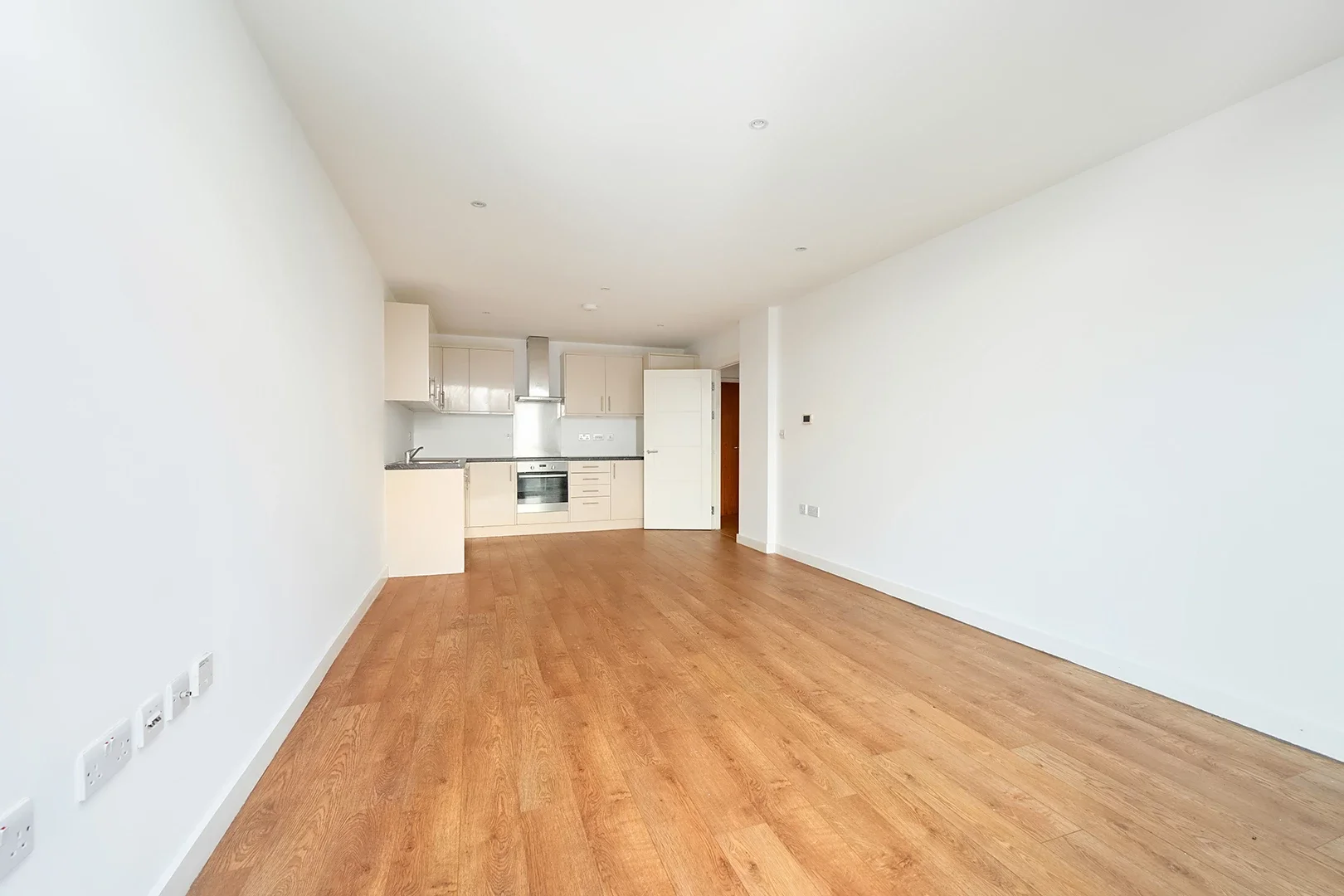 Flat Goldsworth Road in Woking