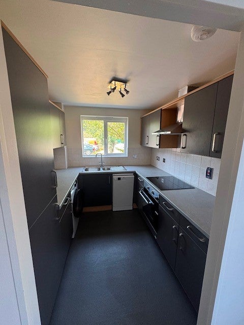 Flat Fellowes Road in Peterborough