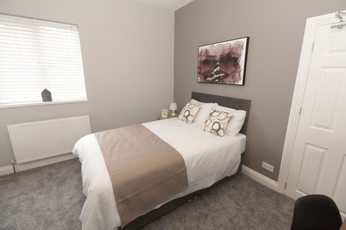 Room Flaxley Road in Selby