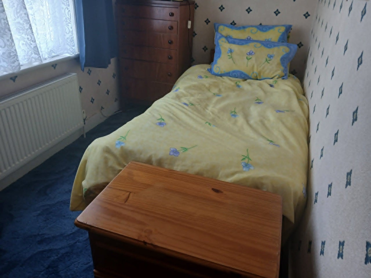 Room Canterbury Road in Folkestone and Hythe District