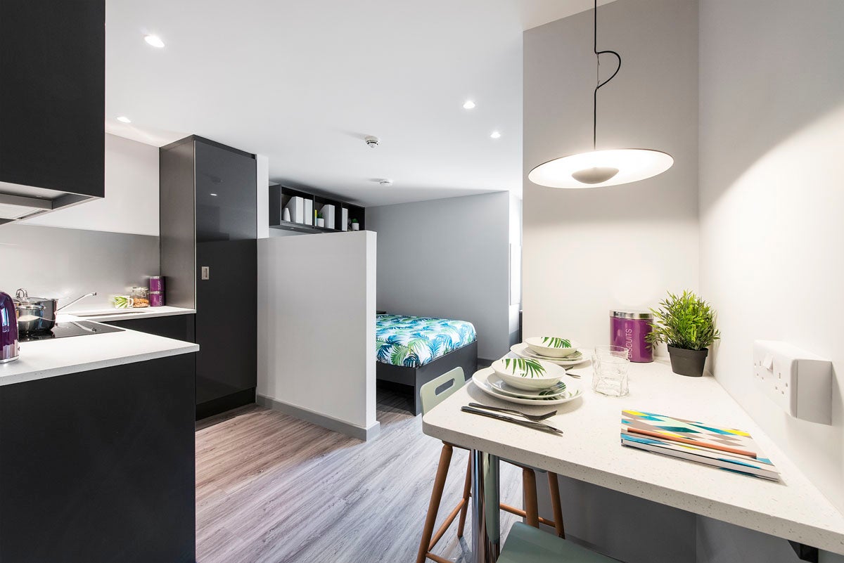 Room Glasshouse Yard in Greater London