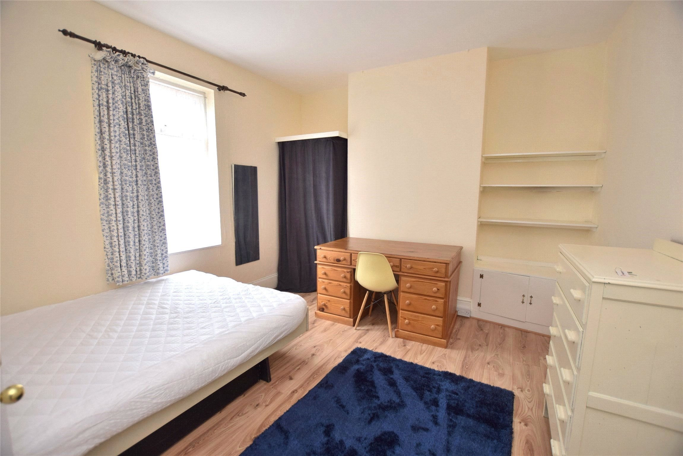 Room Saint Pauls Street North in Cheltenham