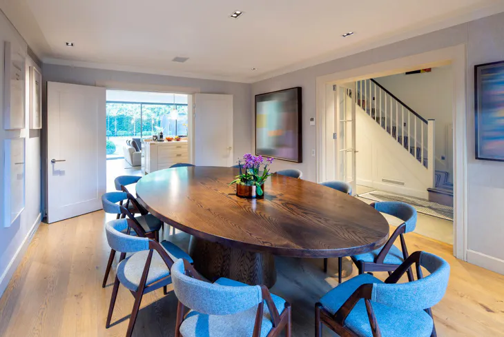 Flat Acacia Road in City of Westminster