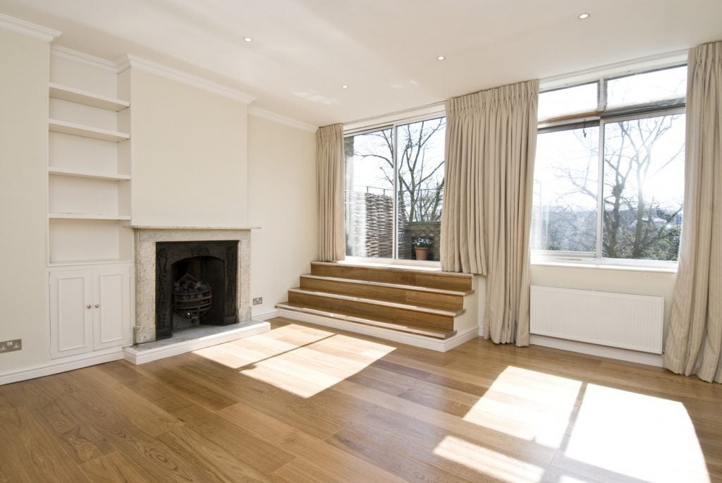 Flat Ifield Road in Greater London