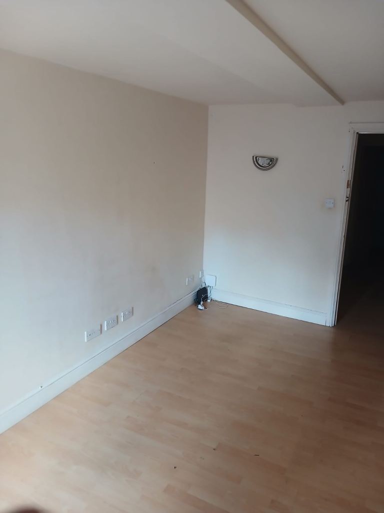 Flat Fosse Road North in Leicester
