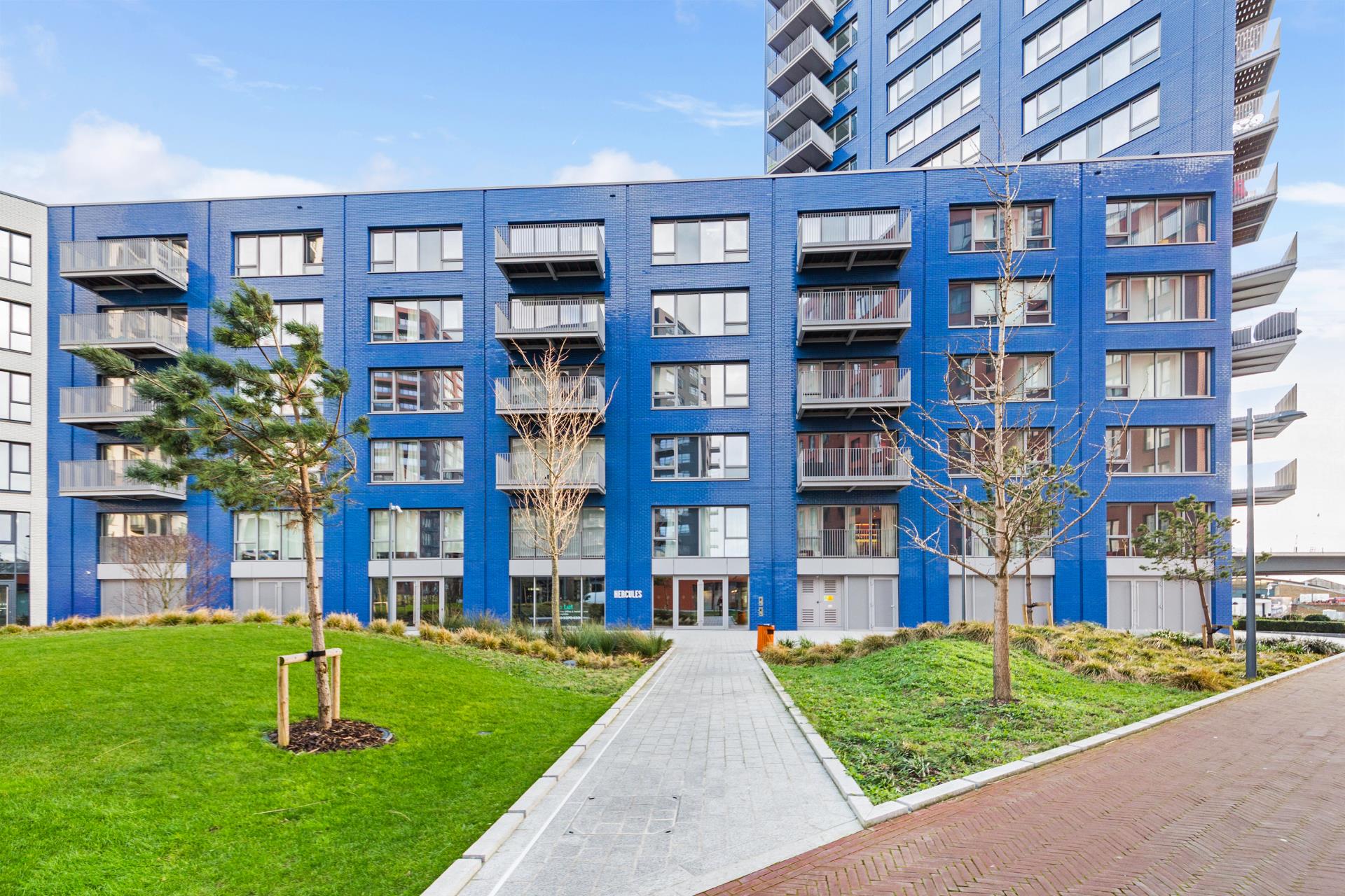 Flat Abbott Road in Greater London