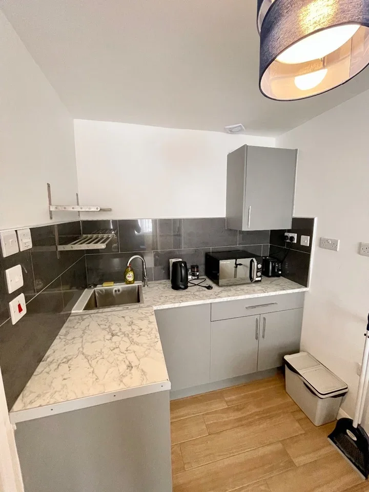 Room Stratford Road in Greater London