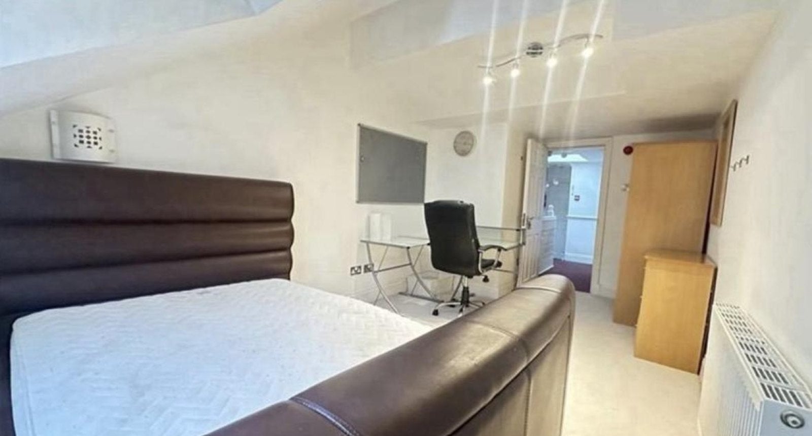 Room Fallowfield Loop in Manchester
