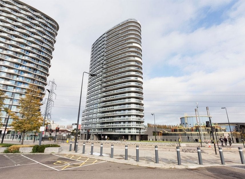 Flat Western Gateway in Greater London