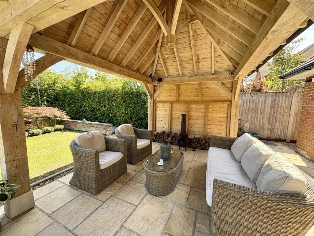 Flat Dormy Crescent in Ferndown