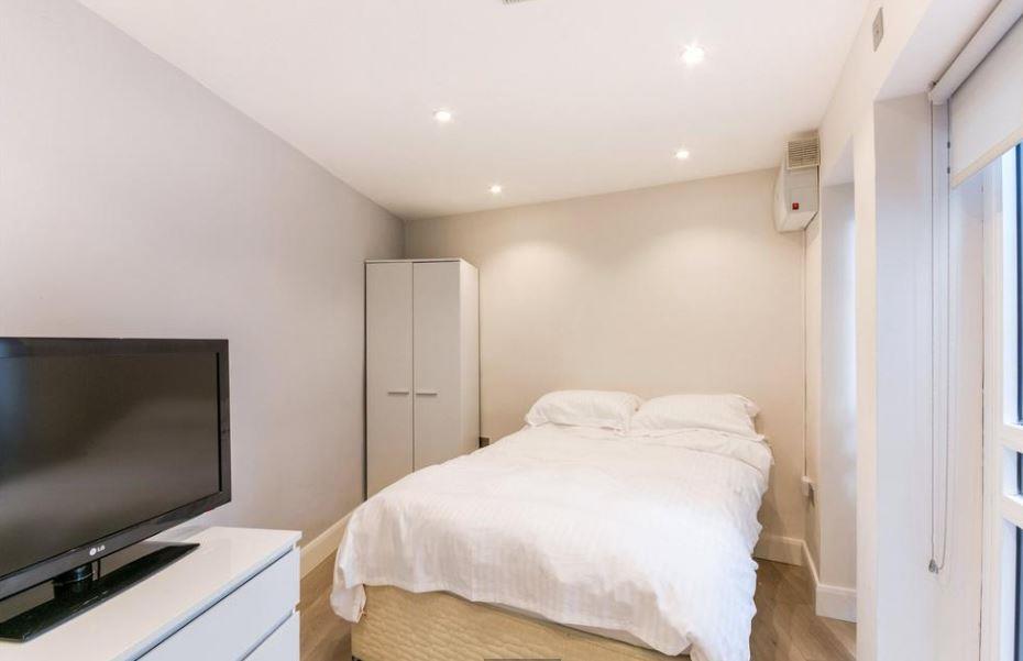 Flat Palliser Road in Greater London