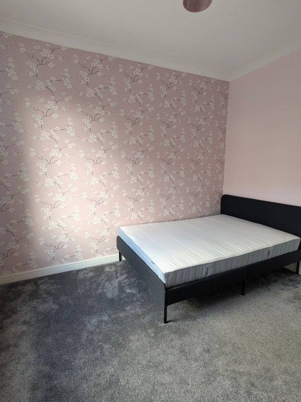 Room Aberdeen Drive in Leeds