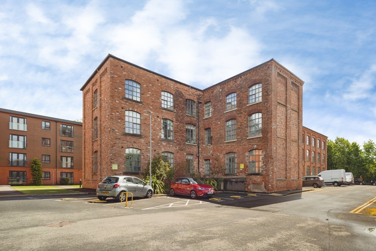 Flat St Thomas's Place in Stockport