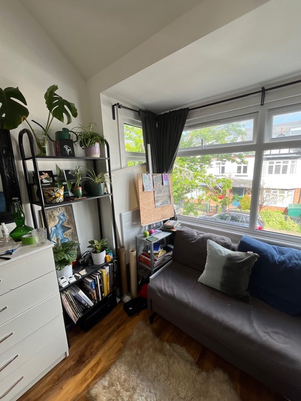 Room Athlone Road in Greater London