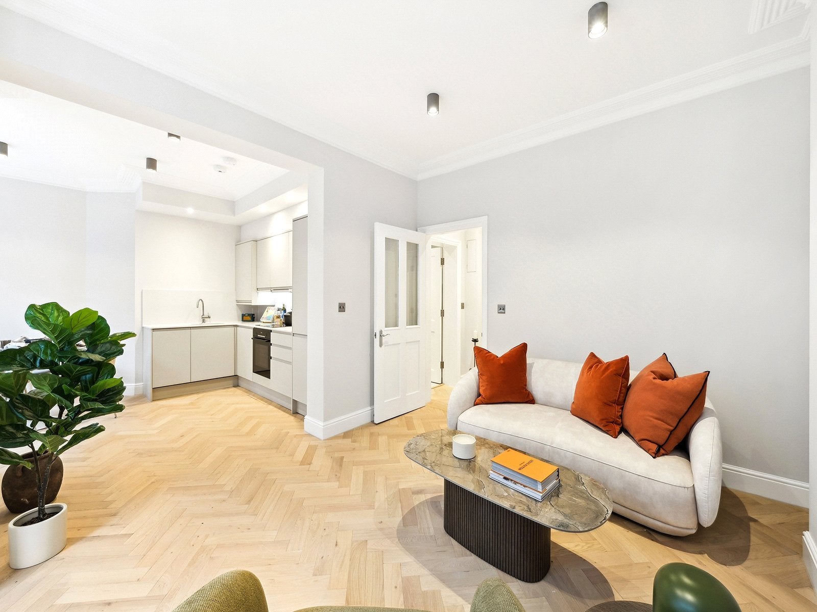 Flat King Street in Greater London