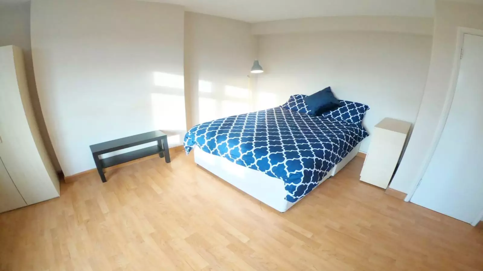 Flat Telford Road in Greater London