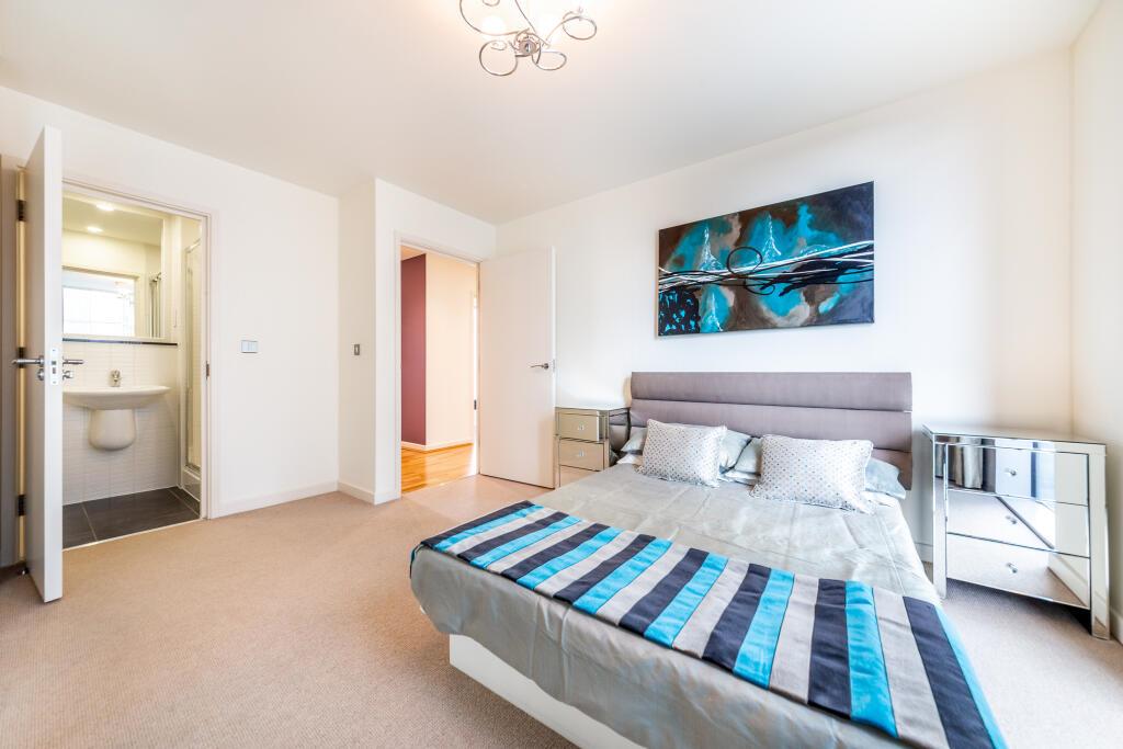 Flat Copperas Street in Greater London