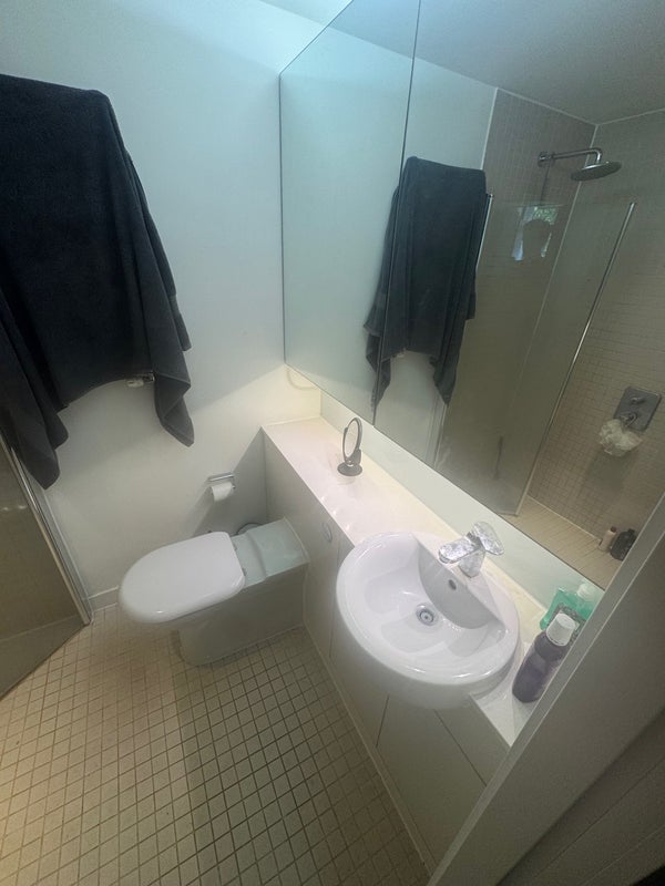 Room Honour Lea Avenue in Greater London