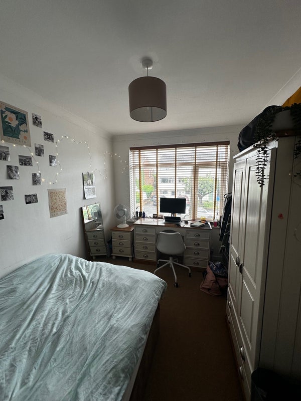 Room Willes Road in Royal Leamington Spa
