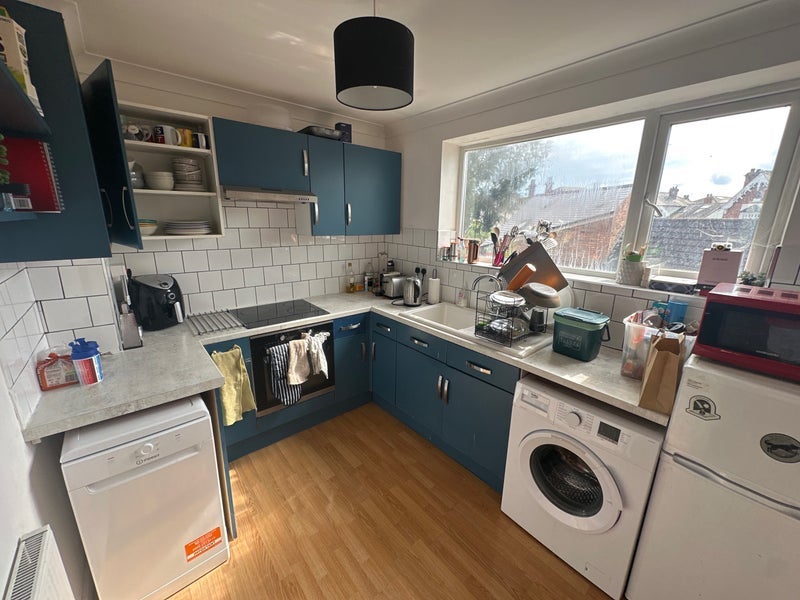 Room Willes Road in Royal Leamington Spa