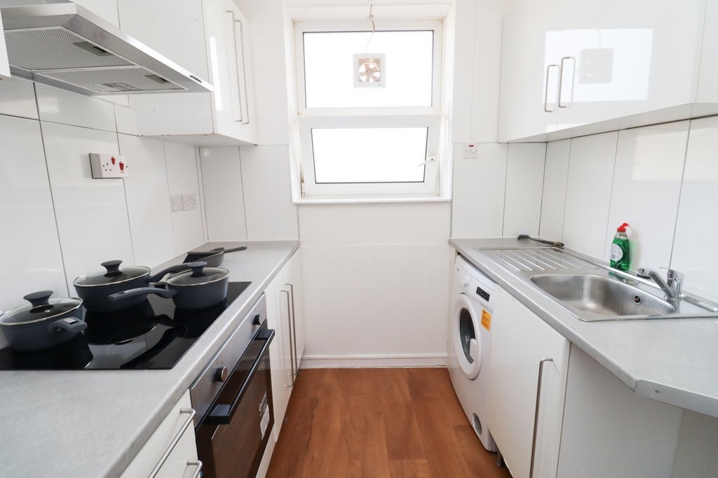 Room Globe Road in Greater London