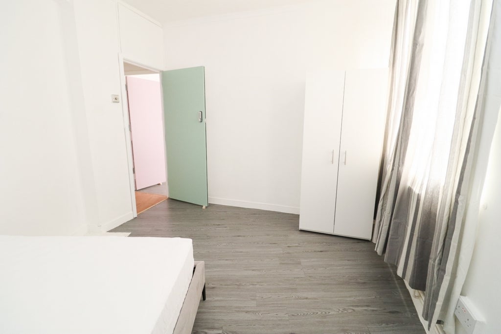 Room Globe Road in Greater London