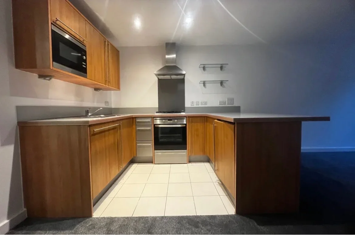 Flat Eden Grove in Greater London