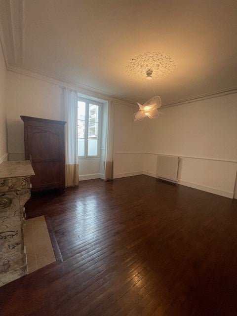Flat Rue Jean Perrin in Angers