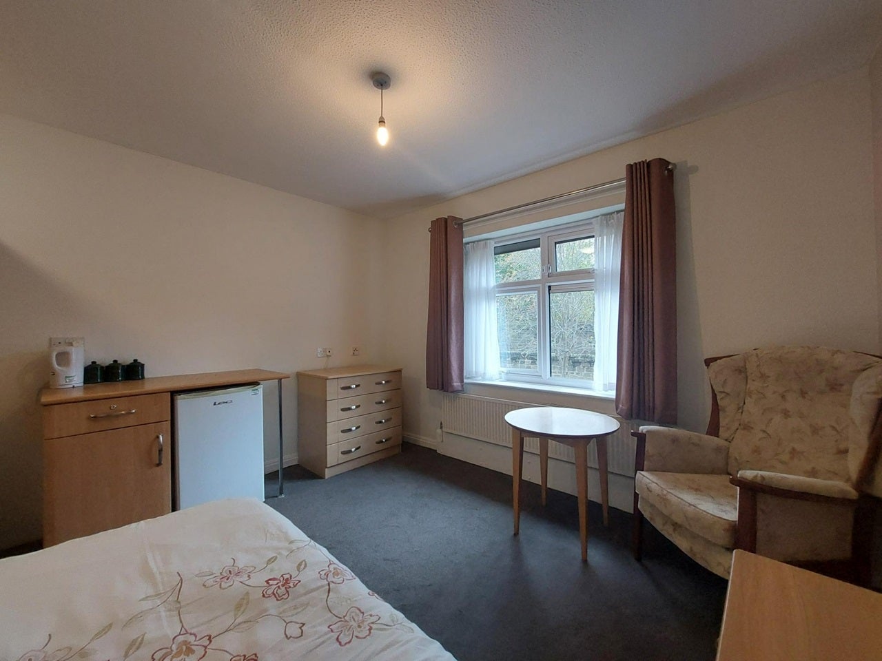 Room Tealbeck Approach in Leeds